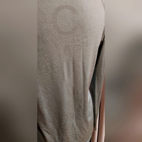 Lululemon Long Sleeve Canada Shirt - Picture 3 of 3